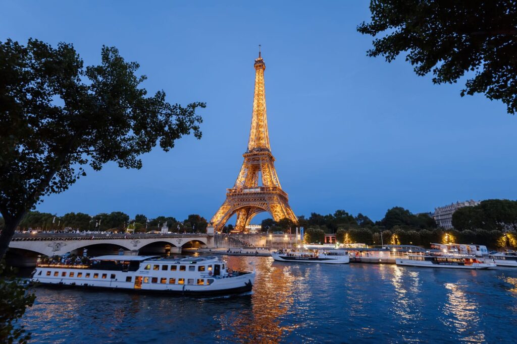Tour Eropa dari Semarang - Paris, Roma, Barcelona
