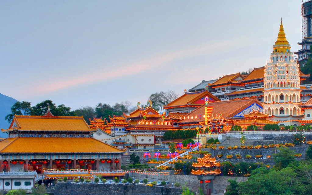 Paket tour semarang ke  malaysia selain bisa ke kuala lumpur bisa juga ke penang 